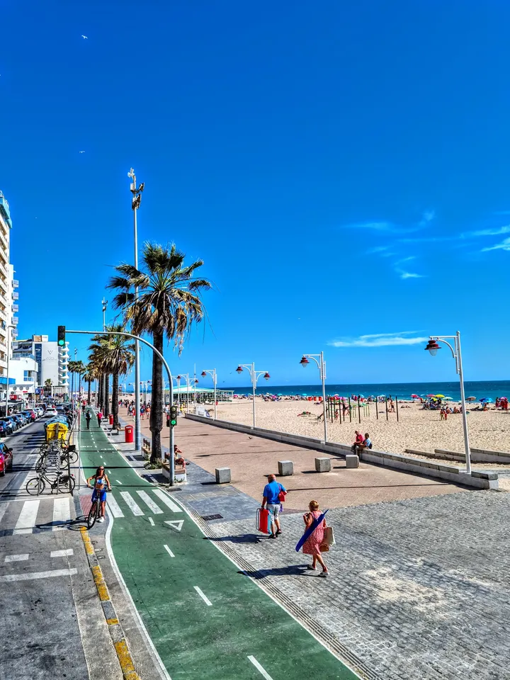 Parque de calistenia Playa de la Victoria — Entrenamiento funcional en Trille, Cádiz