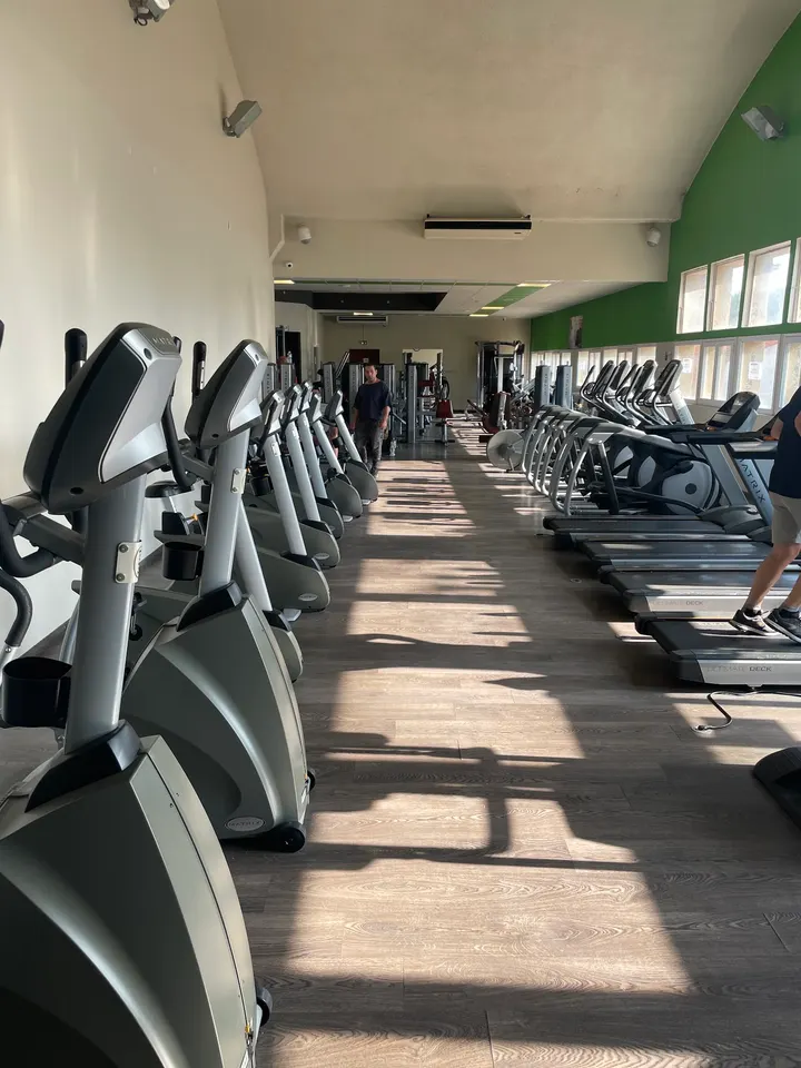 SPORT+ Centre d'entraînement & bien-être — salle de fitness-studio à Marseille — 5