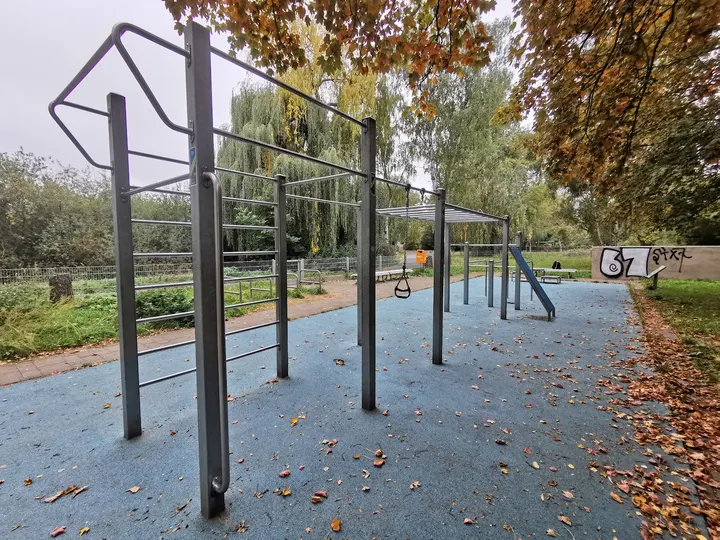 Calisthenics Gym Seggeluchbecken — Calisthenics in Märkisches Viertel, Berlin