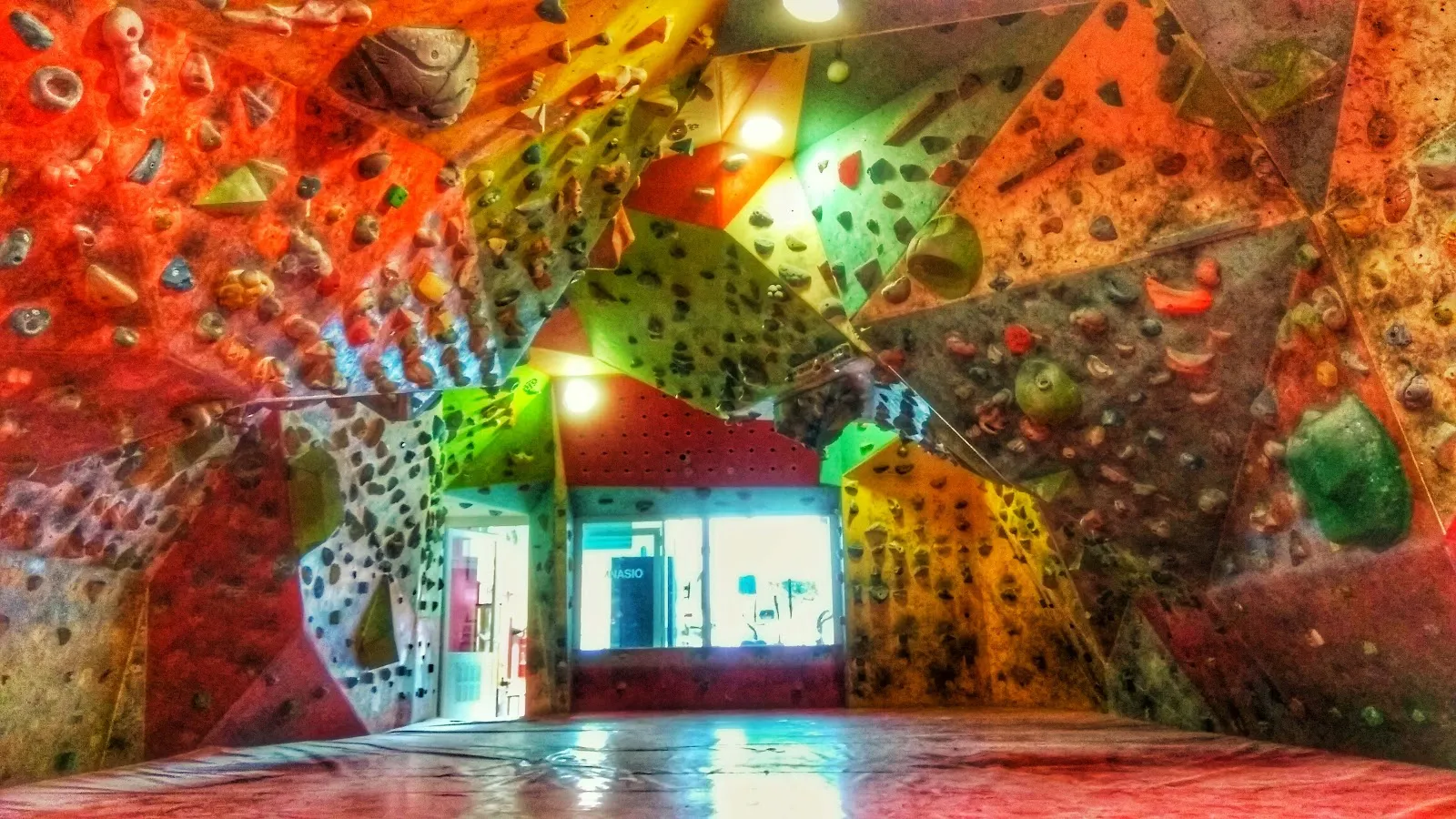 Rocódromo Punt Extrem — escalada-studio en Lleida — 3