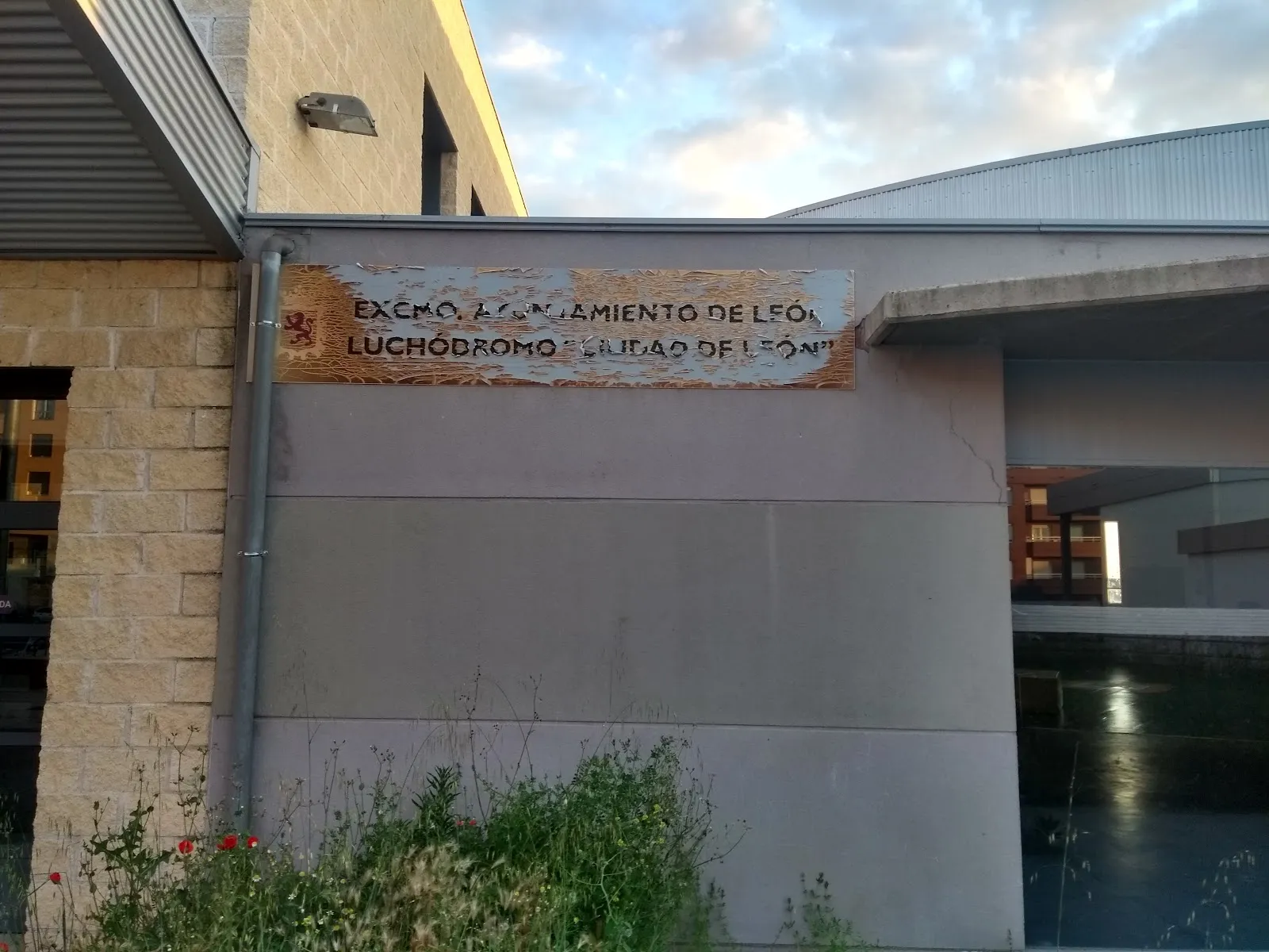 Luchódromo — artes marciales-studio en San Lorenzo - La Palomera - San Mamés, León — 2