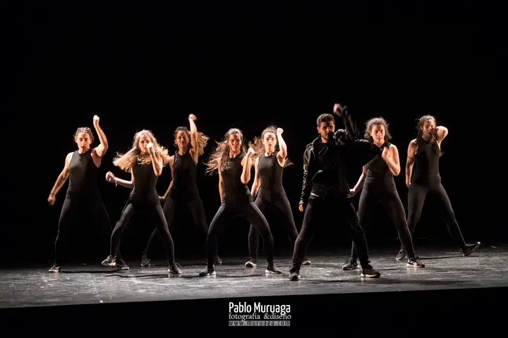 Escuela de Danza Urbana BASMOVE — Baile en Fígares, Granada
