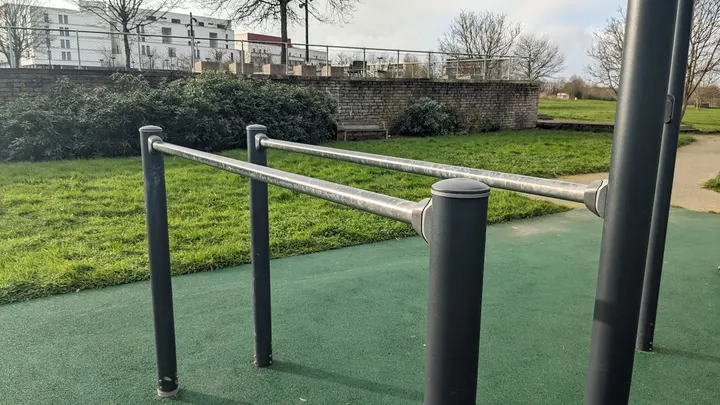 Parc de streetworkout — salle de fitness-studio à Rennes — 3