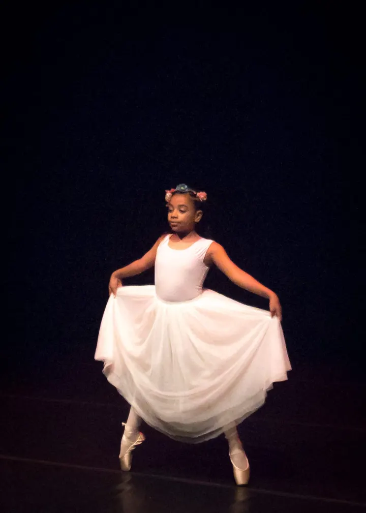 Estúdio J — Dança em Barreiro