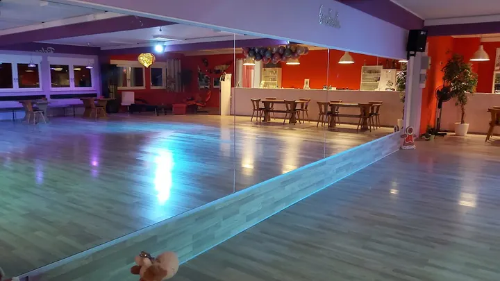 dance.base Zirndorf — tanz-studio in Zirndorf — 2