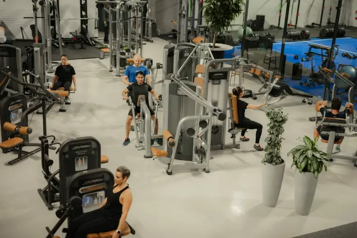 Every Padel & Sportcenter — fitness studio-studio i Slavsta by, Uppsala