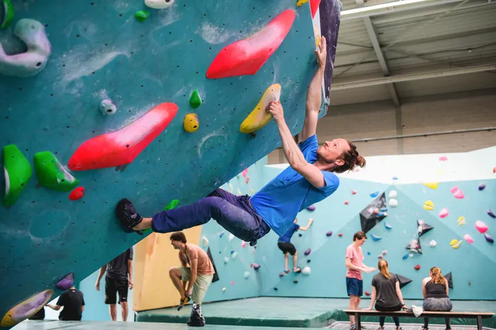 BAZ bouldergym — Boulderen in Kogerveld, Zaandam