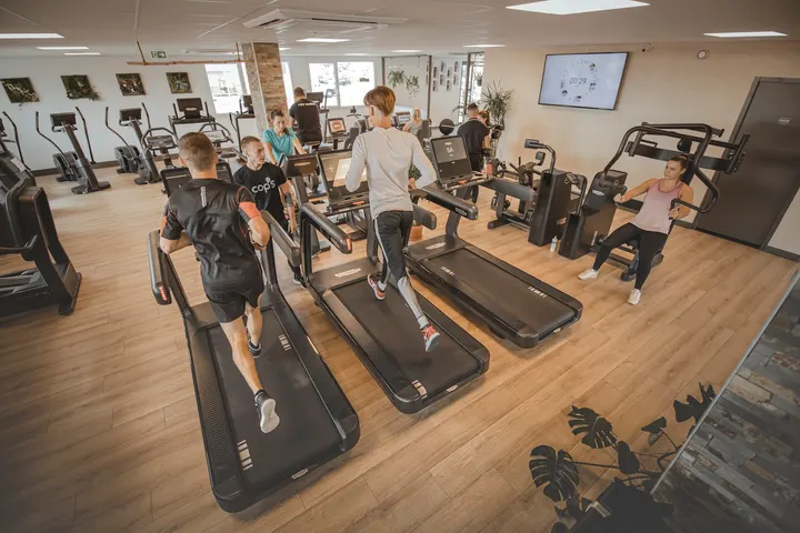 COPS — salle de fitness-studio à Saragosse, Besançon — 2