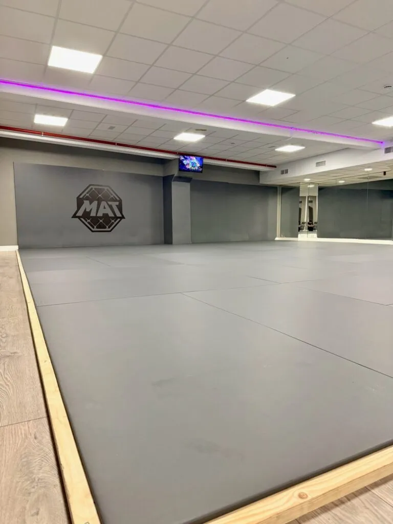 MAT Fight Center | MMA | GRAPLING | BJJ | BOXEO — kampsport-studio i Alcorcón — bild 4