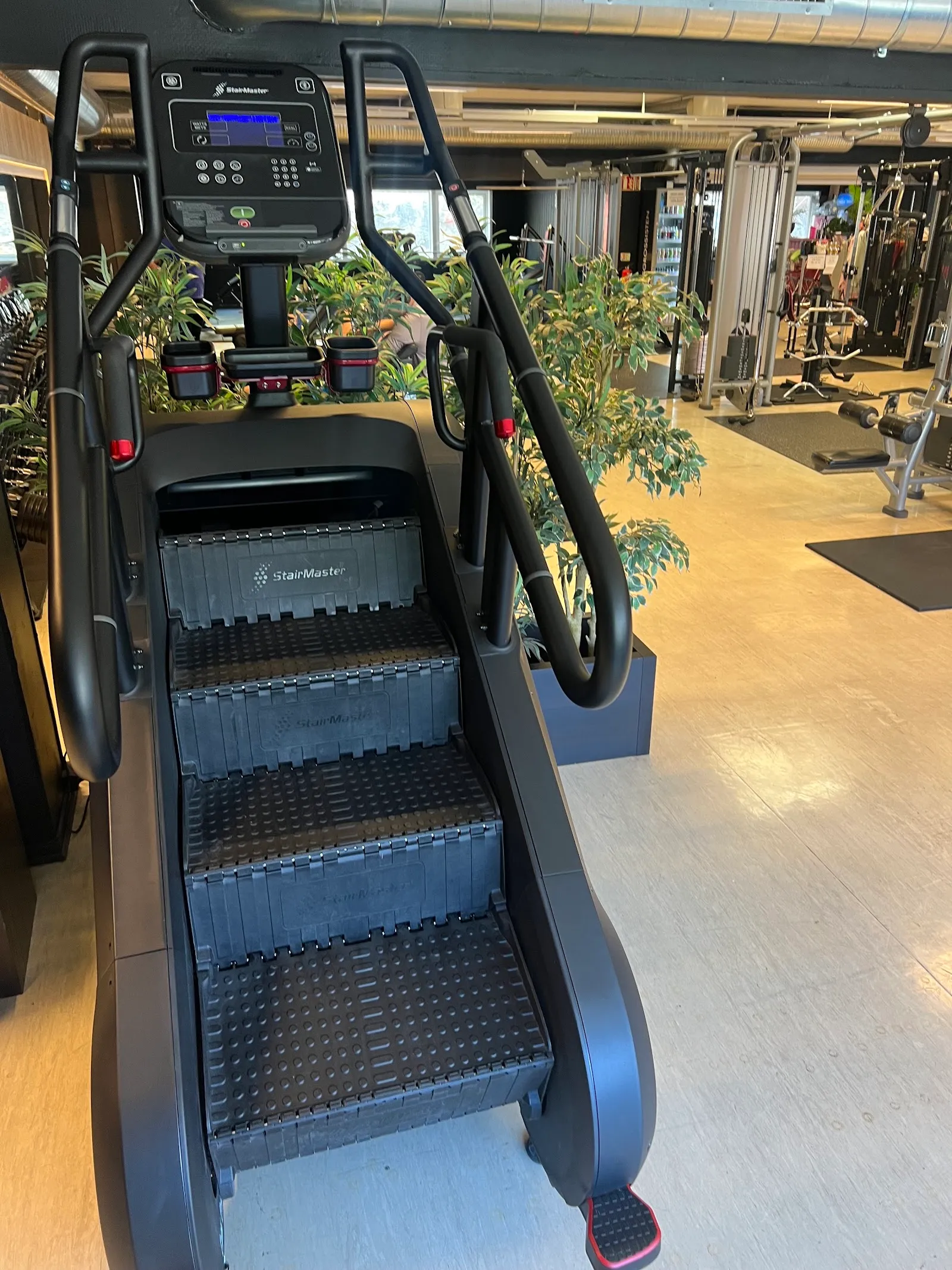 Shape & Fitness Club — treningsstudio i Nesoddtangen — 5