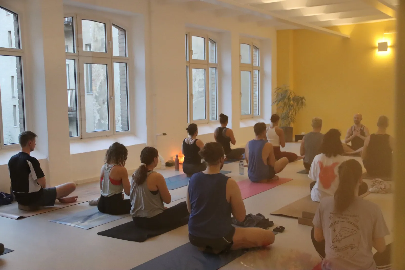 Sunny Samadhi @ Dharma Studios Berlin Neukölln — yoga-studio i Berlin — 3
