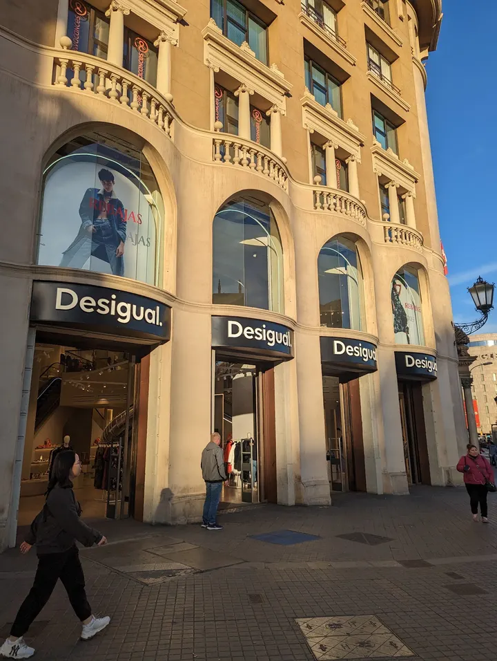 Evox - Desigual — entrenamiento funcional-studio en l'Eixample, Barcelona — 2