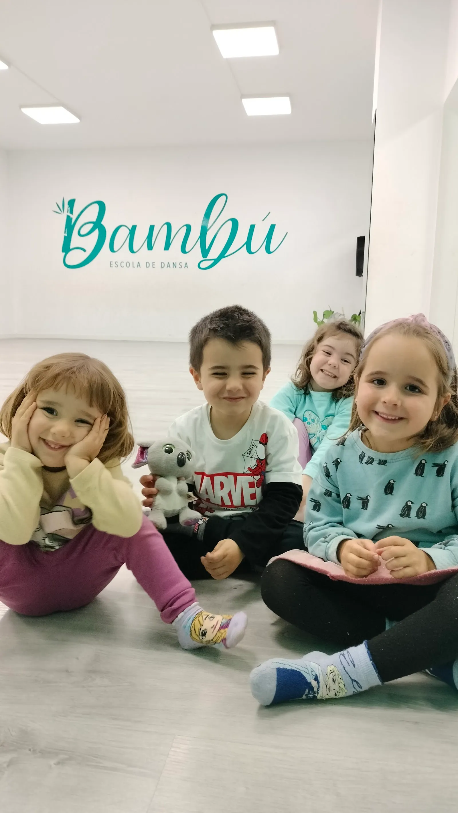 Bambú Escola De Dansa — baile-studio en Granollers — 2