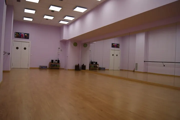 Estudio Algazara — baile-studio en Las Gaunas, Logroño — 2