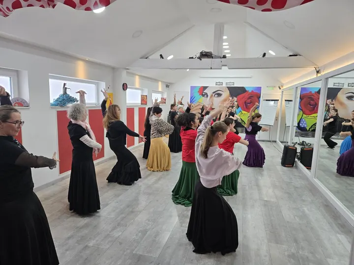 Escola De Dansa Lorena Moll — baile-studio en el Campello — 5