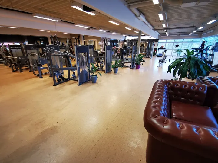Yolo Coaching & Trening — Treningsstudio i Hubakkan, Åfjord
