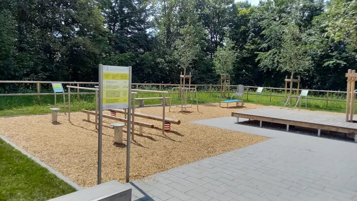 Calisthenics Park / Outdoor Fitness Area — fitnessstudio in Obermenzing, München — 2