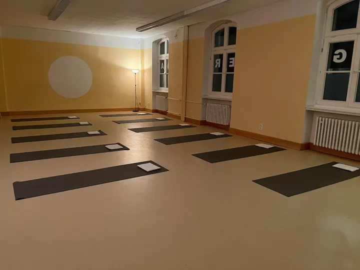 Fitness Benrath Yoga-Rückenfit-Pilates — yoga-studio in Düsseldorf — 4