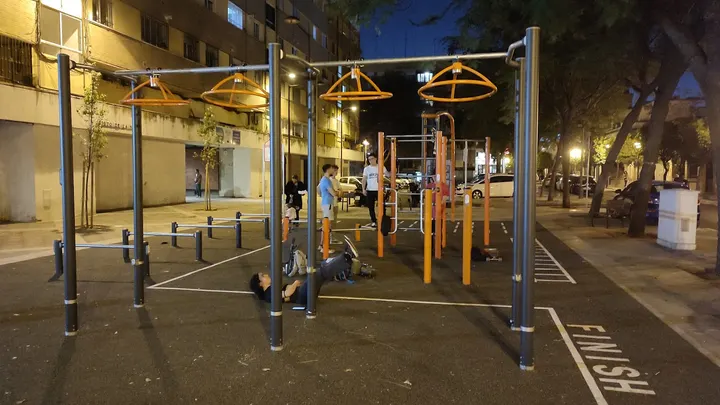 Parque de calistenia — calisthenics-studio en Sevilla — 4