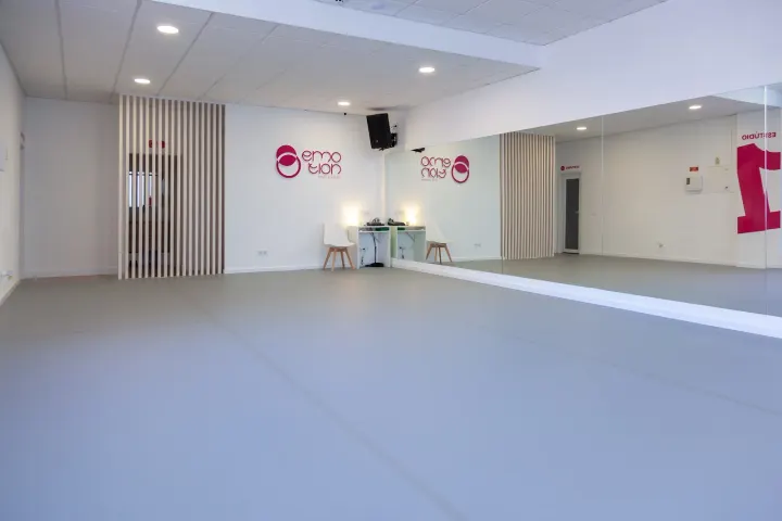 Emotion Dance Academy — dança-studio em Urbanização Solário da Praia, Armação de Pêra — 2