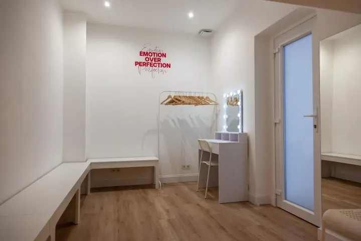 Emotion Dance Academy — Dança em Urbanização Solário da Praia, Armação de Pêra
