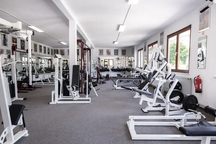 Lu‘s Oldschool Gym — fitnessstudio in Kleinhegnach, Stuttgart — 2