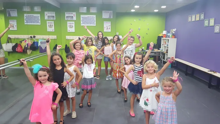 A.C. LA NOVA ESCOLA — baile-studio en Castellón de la Plana — 5