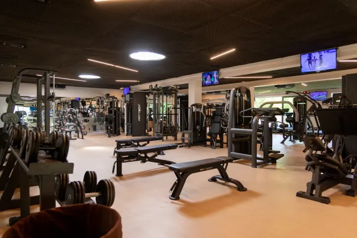 Ginásio Status, Health & Fitness Club — ginásio-studio em Santo Adrião, Vila Nova de Famalicão — 3