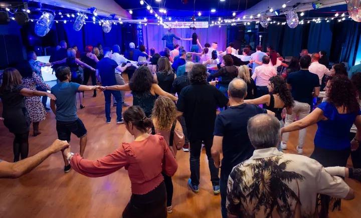 Academia Idls Escuela De Baile — Dance en O Río, Vigo