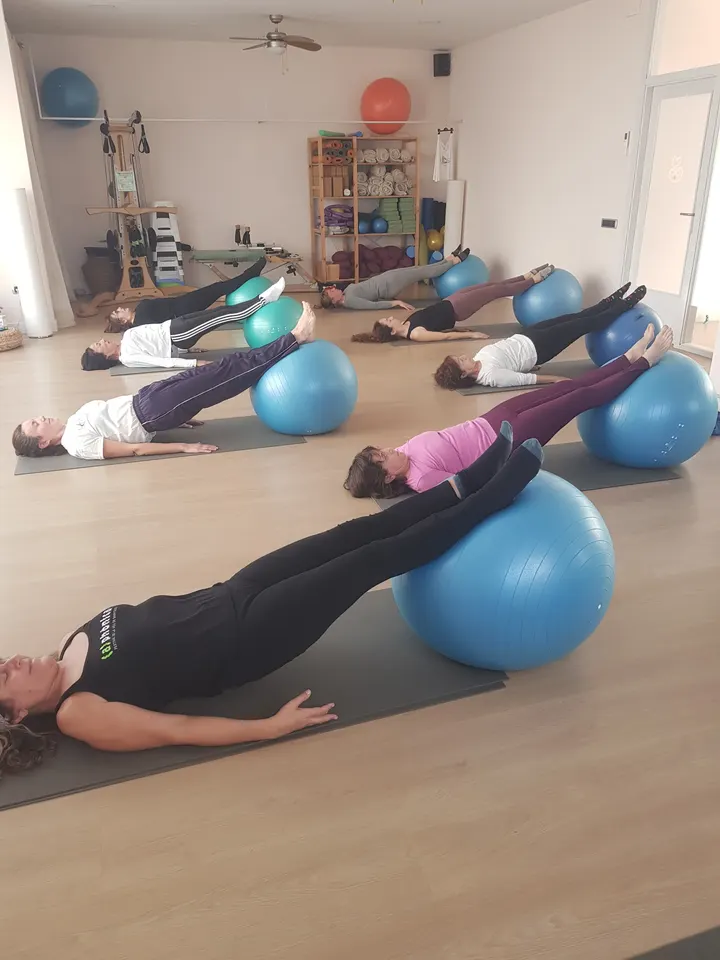 Adebem Yoga Centro De Yoga Y Pilates En Vilanova Y La Geltrú — yoga-studio en Barri de Mar, Vilanova i la Geltrú — 2