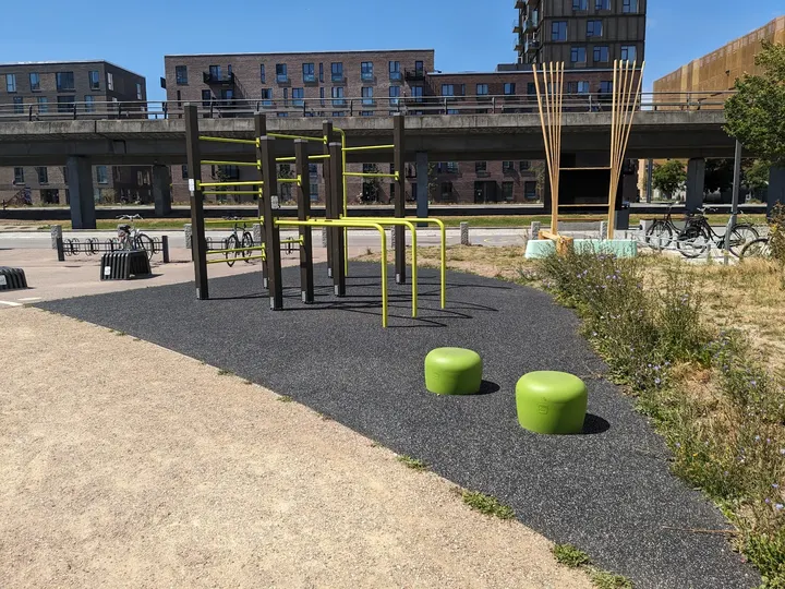 Calisthenics Park Ørestad — træningsstudio i Ørestad, København — 2