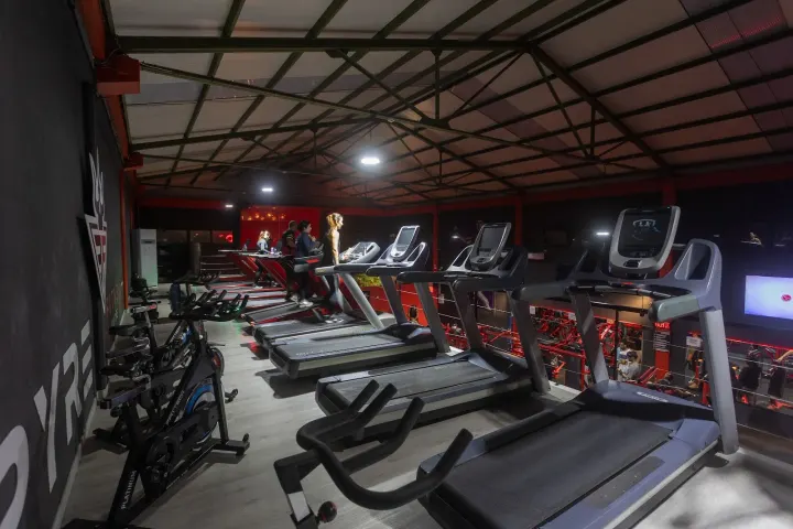 Empyre Fitness Ginásio em Massamá — Musculação em Queluz