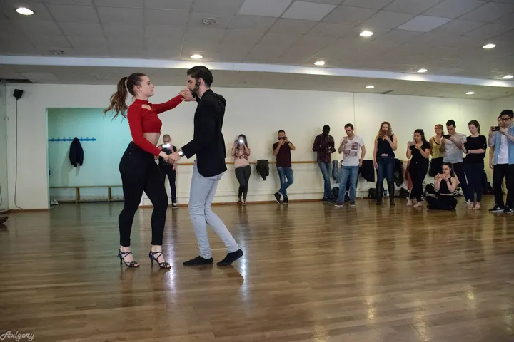 LatinFlow Dance School 4ème — Danse à Paris 4e Arrondissement, Paris