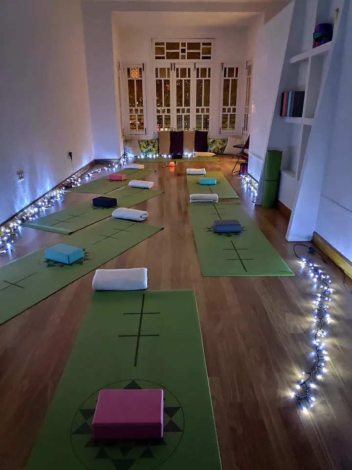 AVI Yoga y Meditación — Yoga en Castellón de la Plana