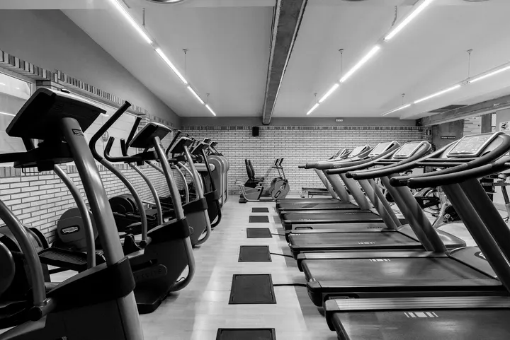 Centro Deportivo J10 — estudio de fitness-studio en Barrio de Santiago, Huesca — 2