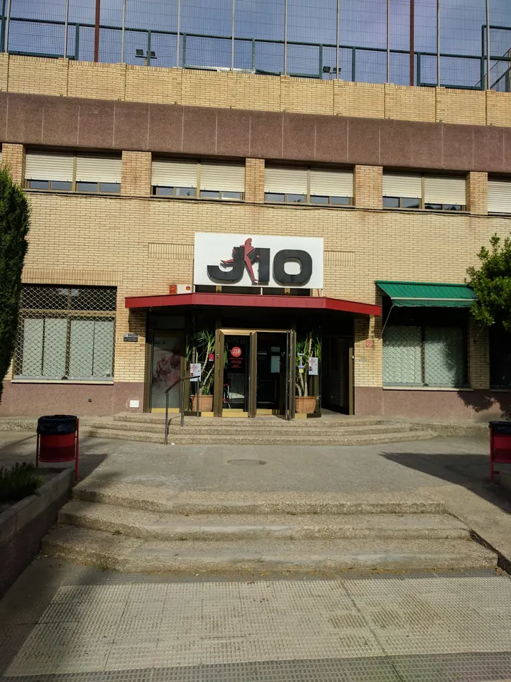 Centro Deportivo J10 — Estudio de fitness en Barrio de Santiago, Huesca
