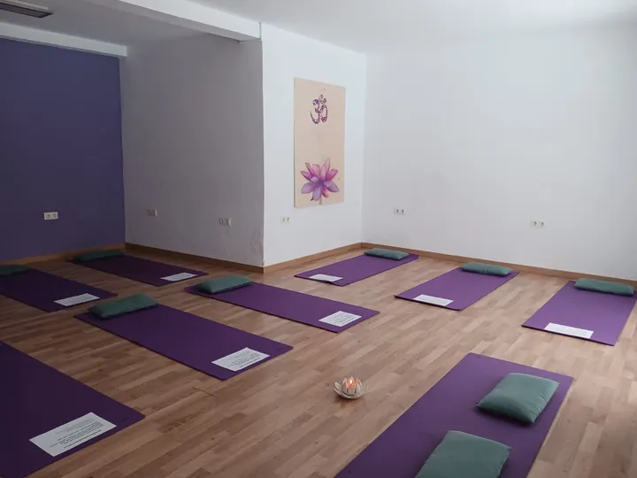 Samadhi Yoga - Lola Monís — Yoga en Cartagena Casco, Cartagena