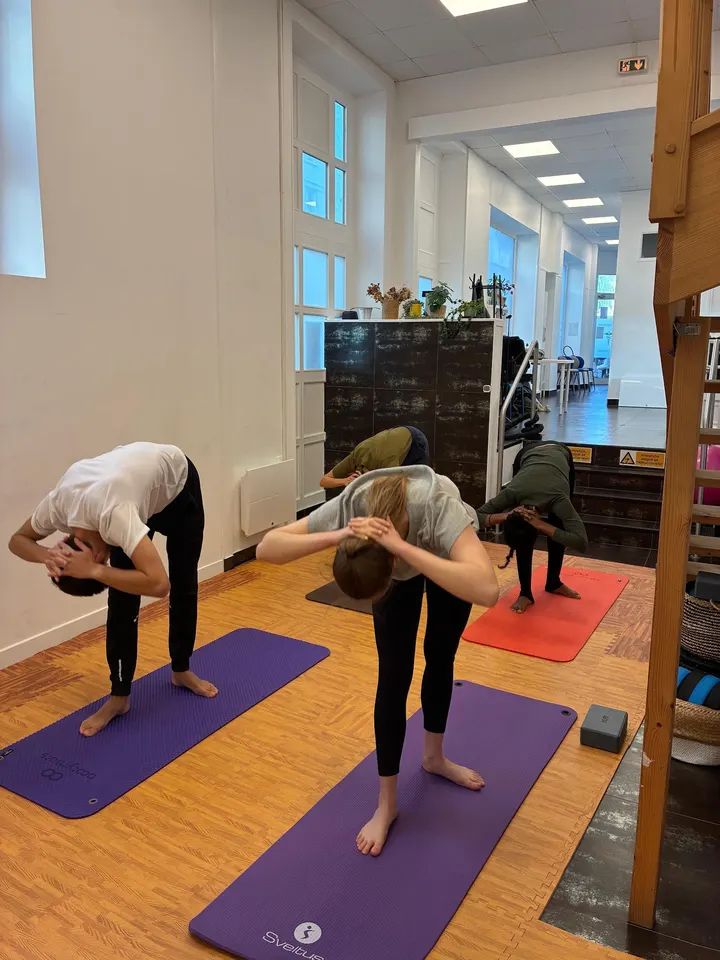 Sāmagrī Yoga — Yoga à Solidarité - Carnot, Montreuil