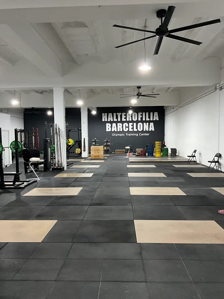 Halterofilia Barcelona Olympic — fuerza-studio en Sant Martí, Barcelona — 2
