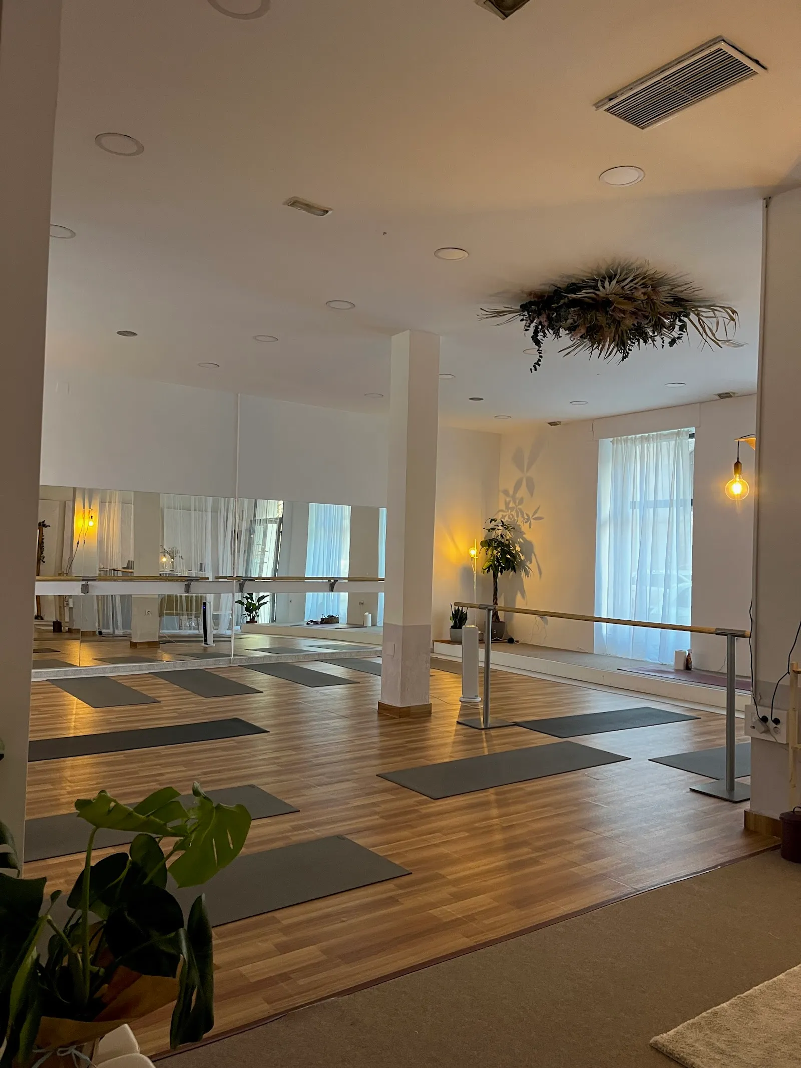 Flow - Barre & Yoga Studio — yoga-studio en Plaza España, Valladolid — 2