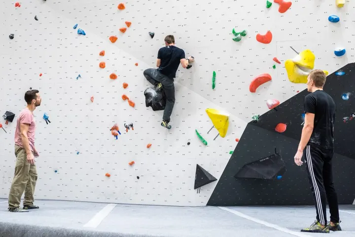 Bouldering — bouldering-studio i Södra hamn, Luleå