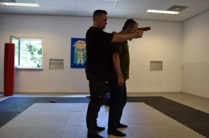 IKI Krav Maga Deventer — Vechtsport in Colmschate, Deventer