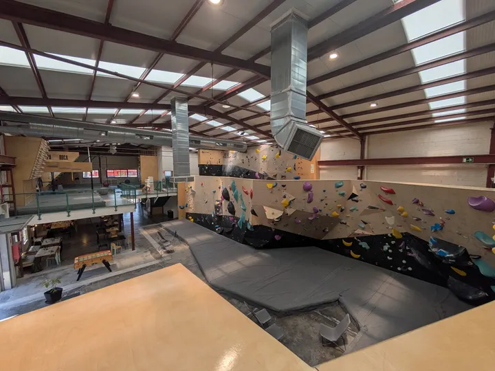 Palpa⋅Roca Espacio de Escalada — Boulder en Castellón de la Plana