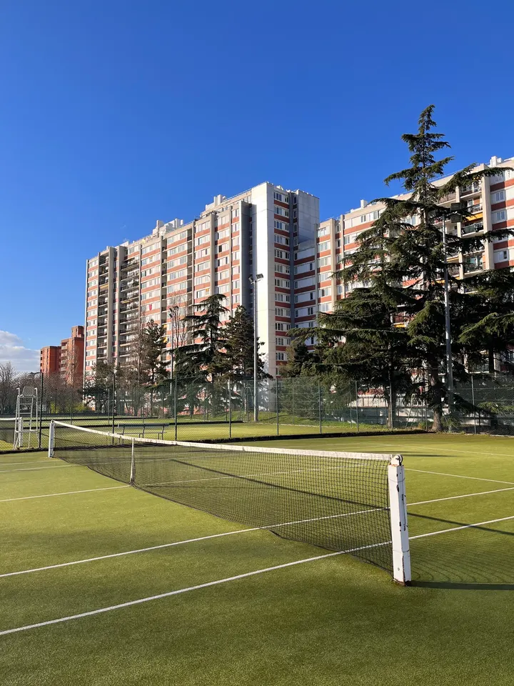 Salle De Sport et Tennis Reims — Salle de fitness à Paris 17e Arrondissement, Paris