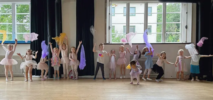Claras Dansskola — dance-studio i Gamlestaden, Göteborg