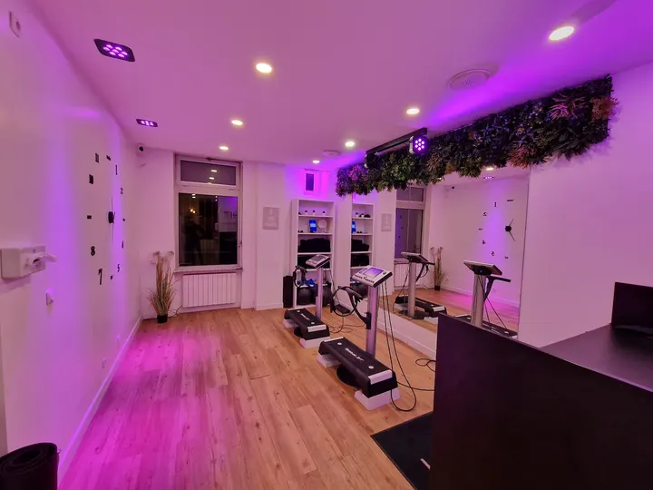SIMONE EMS PARIS 12 DAUMESNIL ELECTROSTIMULATION & CRYOLIPOLYSE AUGMENTEE — salle de fitness-studio à Paris 12e Arrondissement, Paris — 2