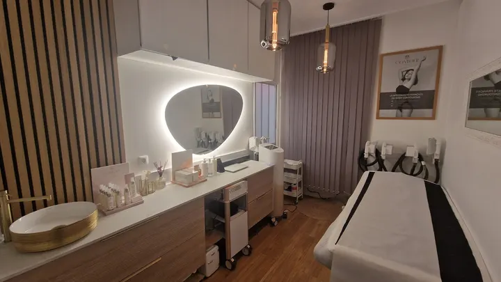 SIMONE EMS PARIS 12 DAUMESNIL ELECTROSTIMULATION & CRYOLIPOLYSE AUGMENTEE — salle de fitness-studio à Paris — 4