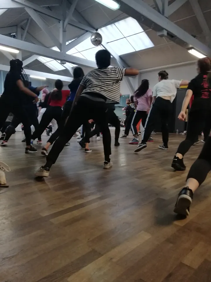 S.A.R.L. Alemana Danse — Danse à République, Vincennes