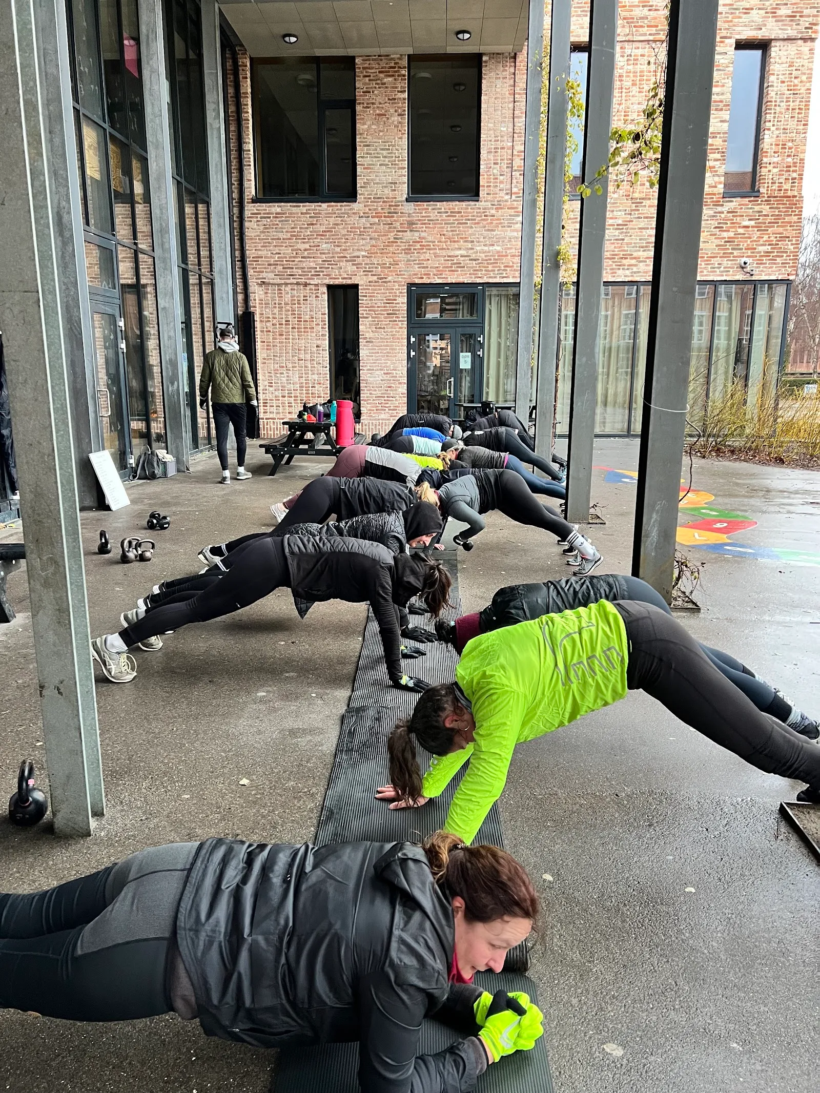 Udendørs bootcamp for mænd og kvinder! — functional training-studio i Bispebjerg, København — 3