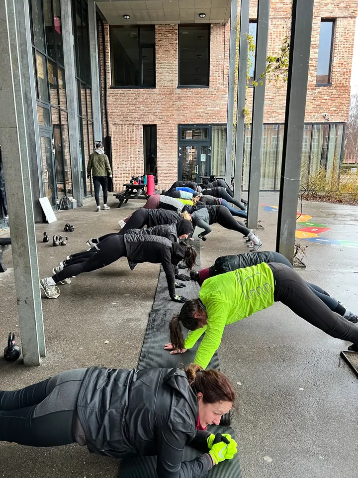 Udendørs bootcamp for mænd og kvinder! — functional training-studio i Brønshøj, København — 3